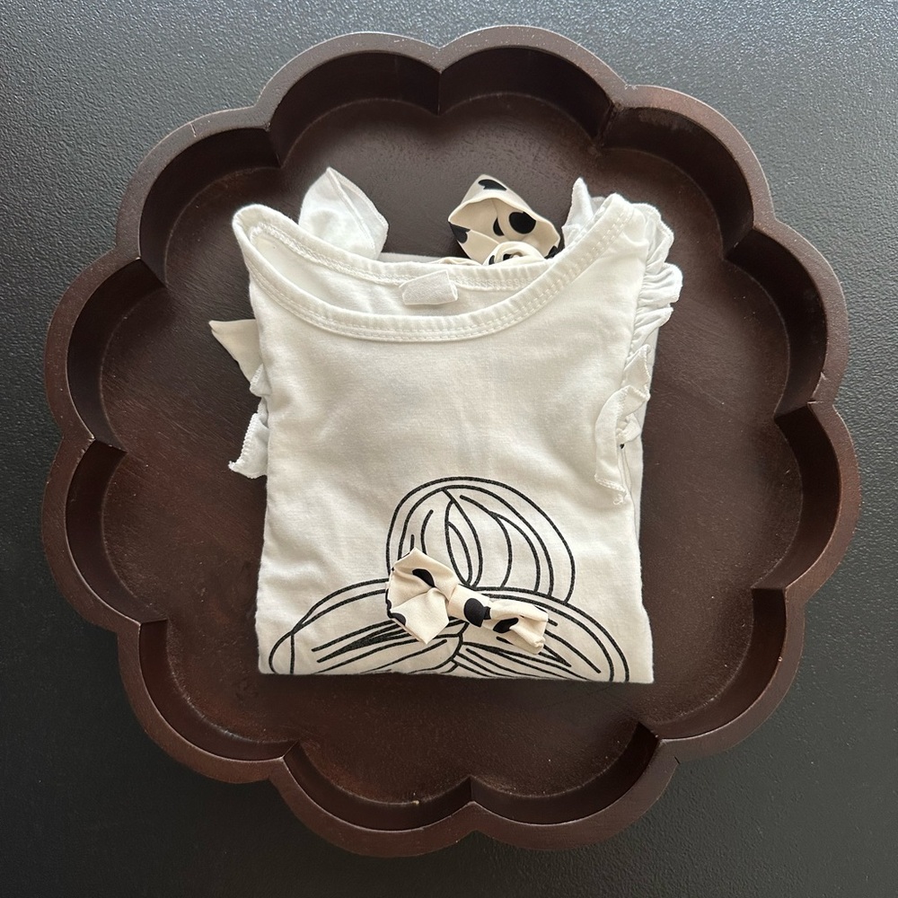Girls Size 7 YEARS ~ SHEIN Top and Heart design on shorts